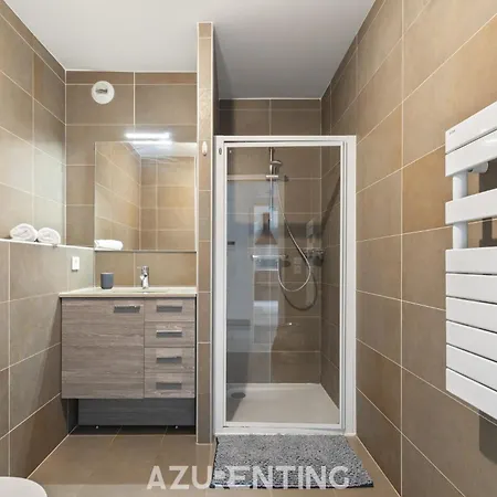 Appartement Azurenting - T2 Front De Mer - Clim - Parking Antibes